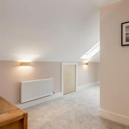 The Hawthorn 丁格尔