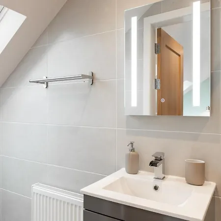 招待所 The Hawthorn 丁格尔